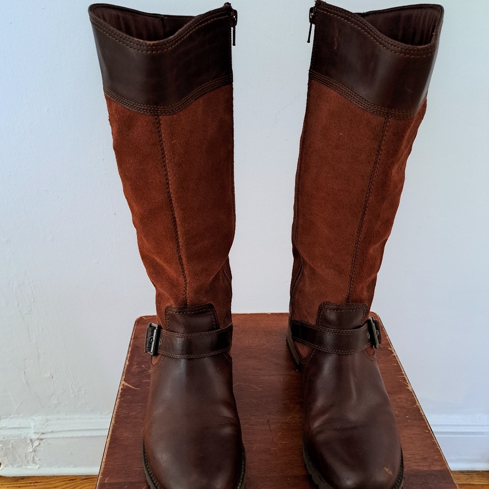 Size 11M Timberland suede and leather Earthkeepers boots.